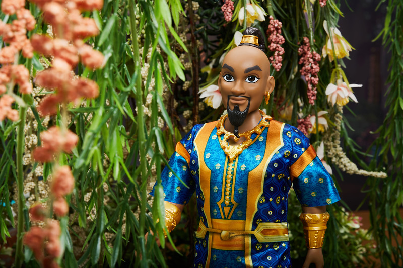Will Smith And Cast Of Aladdin See Their Hasbro Dolls For The First Time Talking With Tami