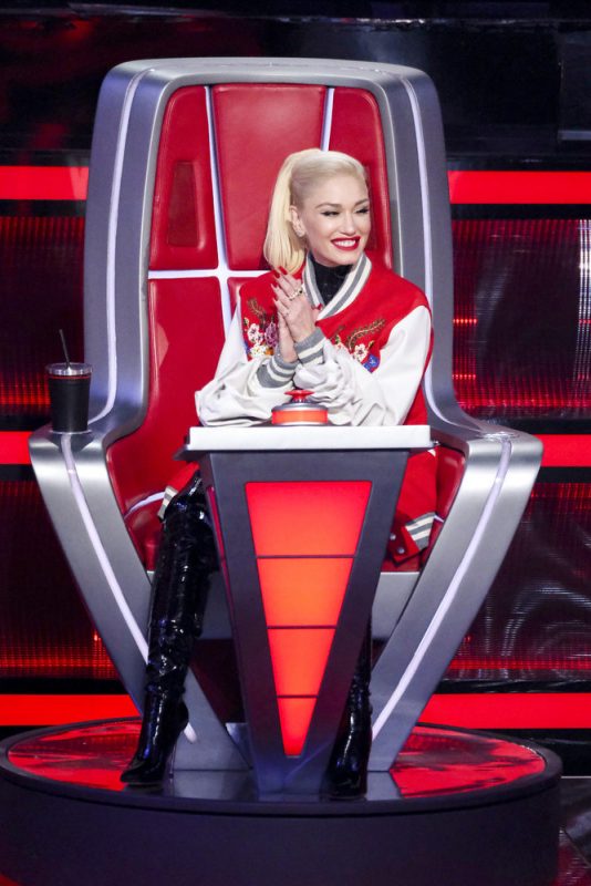 Wardrobe Breakdown Gwen Stefani On The Voice Knockout Round Talking With Tami