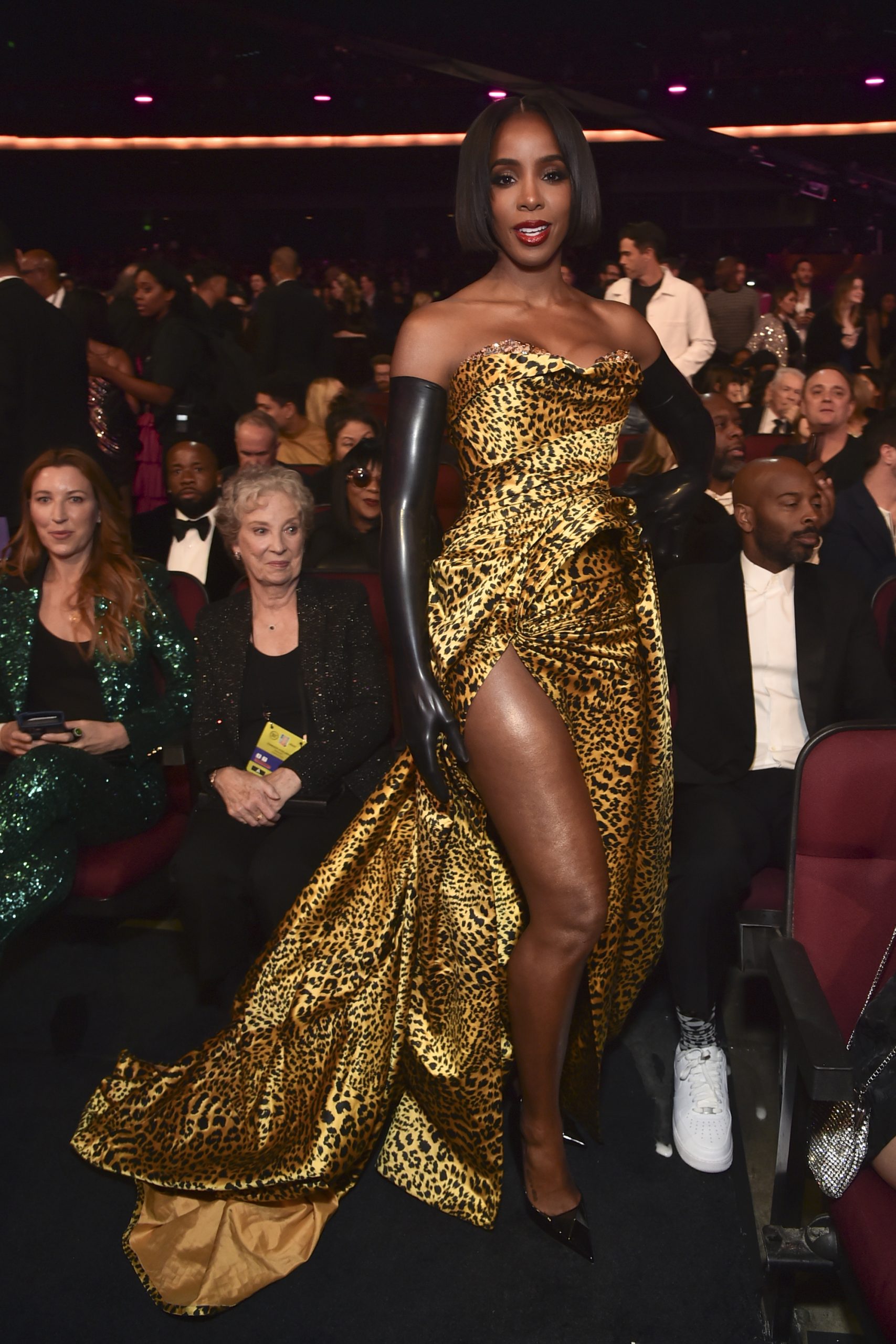 Kelly Rowland Does Power Dressing for Louis Vuitton Menswear Show – WWD
