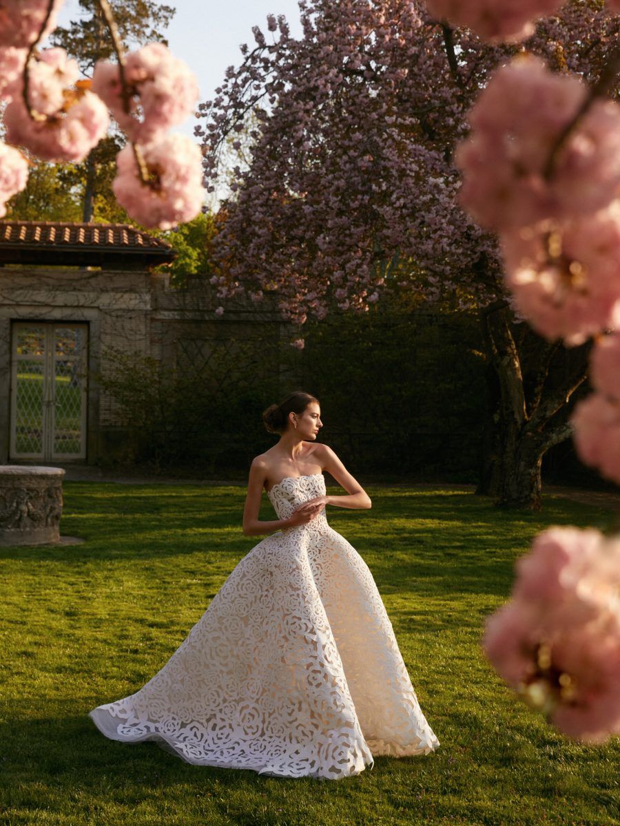 Oscar de renta wedding dress best sale