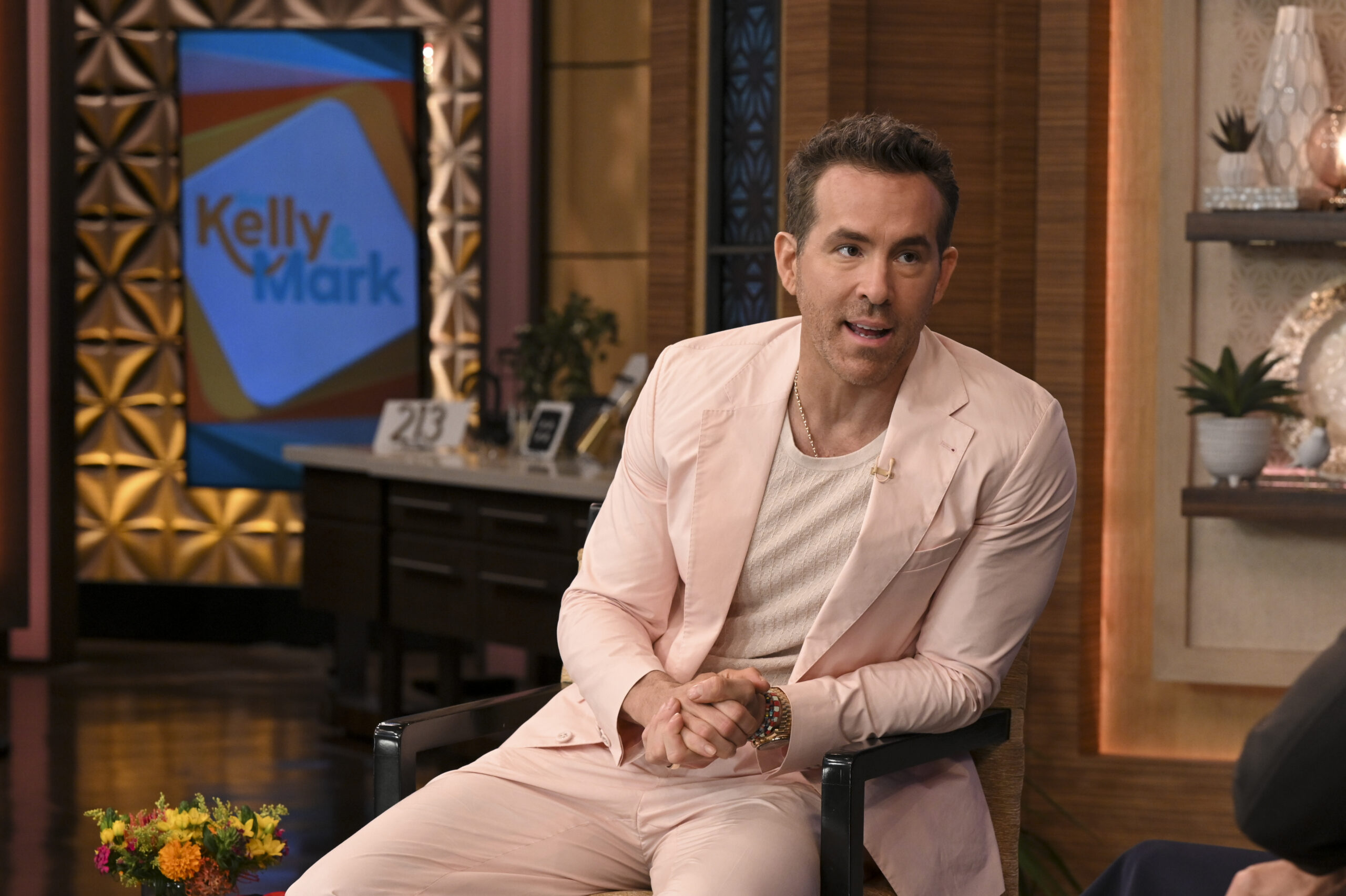 Celebrity Style: Ryan Reynolds Pink Suit On Live Kelly & Mark